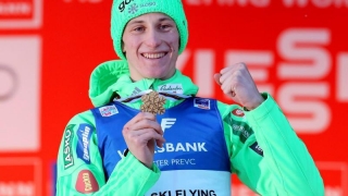 Peter Prevc nu iartă nimic: aur mondial la zbor pe schiuri