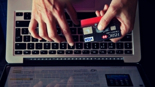 Plățile online cresc mai ceva ca Făt-Frumos