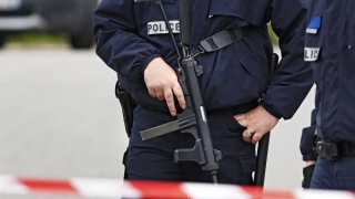 Polițistă înjunghiată în Toulouse pentru că „reprezintă Franța“