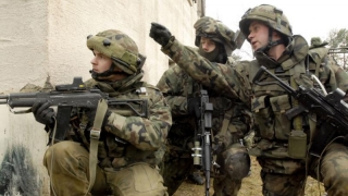 Polonia va recruta 35.000 de paramilitari, pe fondul tensiunilor cu Rusia