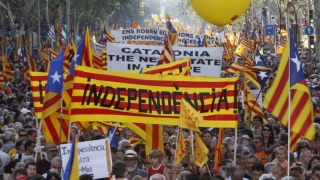 Proiectul de referendum privind independența Cataloniei, suspendat în Spania