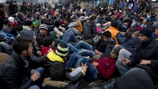 Proteste violente la un centru pentru refugiați din Italia