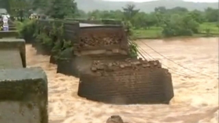 Râu ucigaş în India. Cel puţin 22 de victime