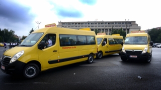 Republica Moldova a primit microbuze școlare donate de statul român