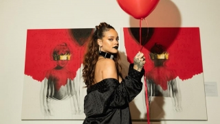 Rihanna și-a lansat albumul... pe furiș