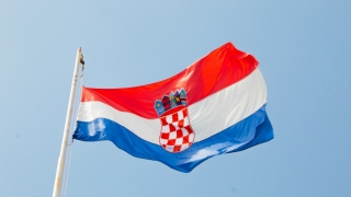 Croaţia devine, la 1 ianuarie, membră a zonei euro şi a spaţiului Schengen