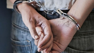 Român arestat în Italia după ce şi-a stropit cu acid soţia