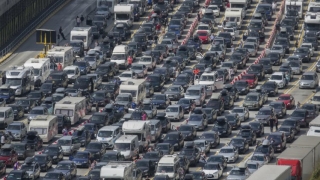 Români blocați cu orele în mașini, în Marea Britanie