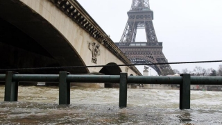 Sena a depășit nivelul de șase metri în Paris