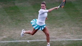 Simona Halep, învinsă în trei seturi de Caroline Wozniacki