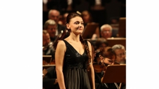 Soprana Stela Sîrbu, în recital la Teatrul „Oleg Danovski“