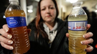 Stare de urgență în Michigan: apă contaminată cu plumb!