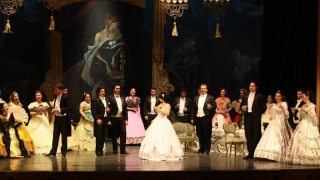Teatrul „Oleg Danovski“ vă invită la „Traviata“