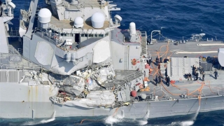 Tragedie navală: mai mulţi morţi la bordul „USS Fitzgerald“! Distrugătorul a fost zdrobit de o navă comercială