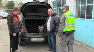 Tranzacție cu țigări, oprită de polițiști în Constanța! Doi suspecți prinși în flagrant!
