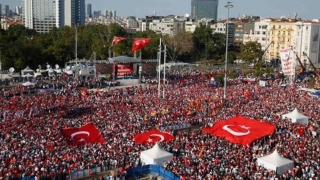 Turcia a demis încă 50.000 de funcţionari publici