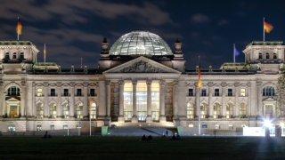 Turiști arestați la Berlin pentru că au făcut salutul nazist în fața Reichstag-ului