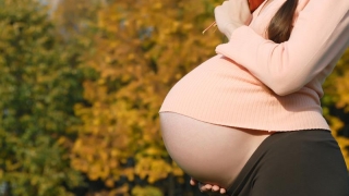 Cum rămân însărcinate sute de românce?! Metoda va deveni o modă!