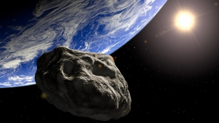 Un asteroid se apropie periculos de mult de Pământ?