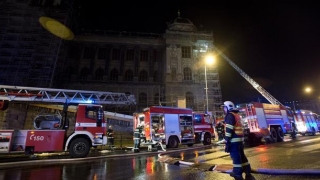Un incendiu a distrus parțial acoperișul Muzeului Național din Praga