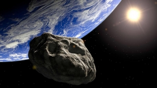 Un mic asteroid cât o casă va trece extrem de aproape de Pământ