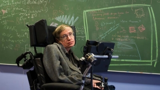 Vreţi să citiţi teza de doctorat a lui Stephen Hawking? Este disponibilă online!