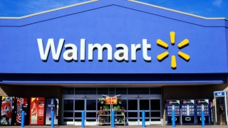 Wal-Mart se eficientizează: dă afară 7.000 de angajaţi