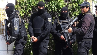 Zeci de luptători SI arestaţi în Tunisia