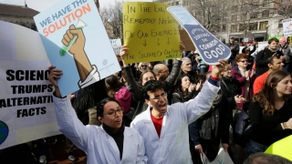 Zeci de mii de persoane au participat la „Marșul pentru Știință“ în mai multe orașe ale lumii