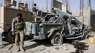 Zeci de polițiști afgani, uciși în ambuscadele talibanilor