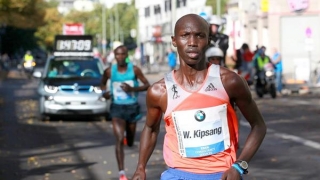 Wilson Kipsang a stabilit un nou record în maratonul de la Tokyo