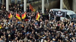 Mii de kurzi au protestat împotriva președintelui turc Erdogan în Germania și Franța