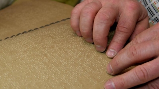 De Ziua Mondială Braille și tu poți fi „ochii“ unui orb! Donează un laptop!