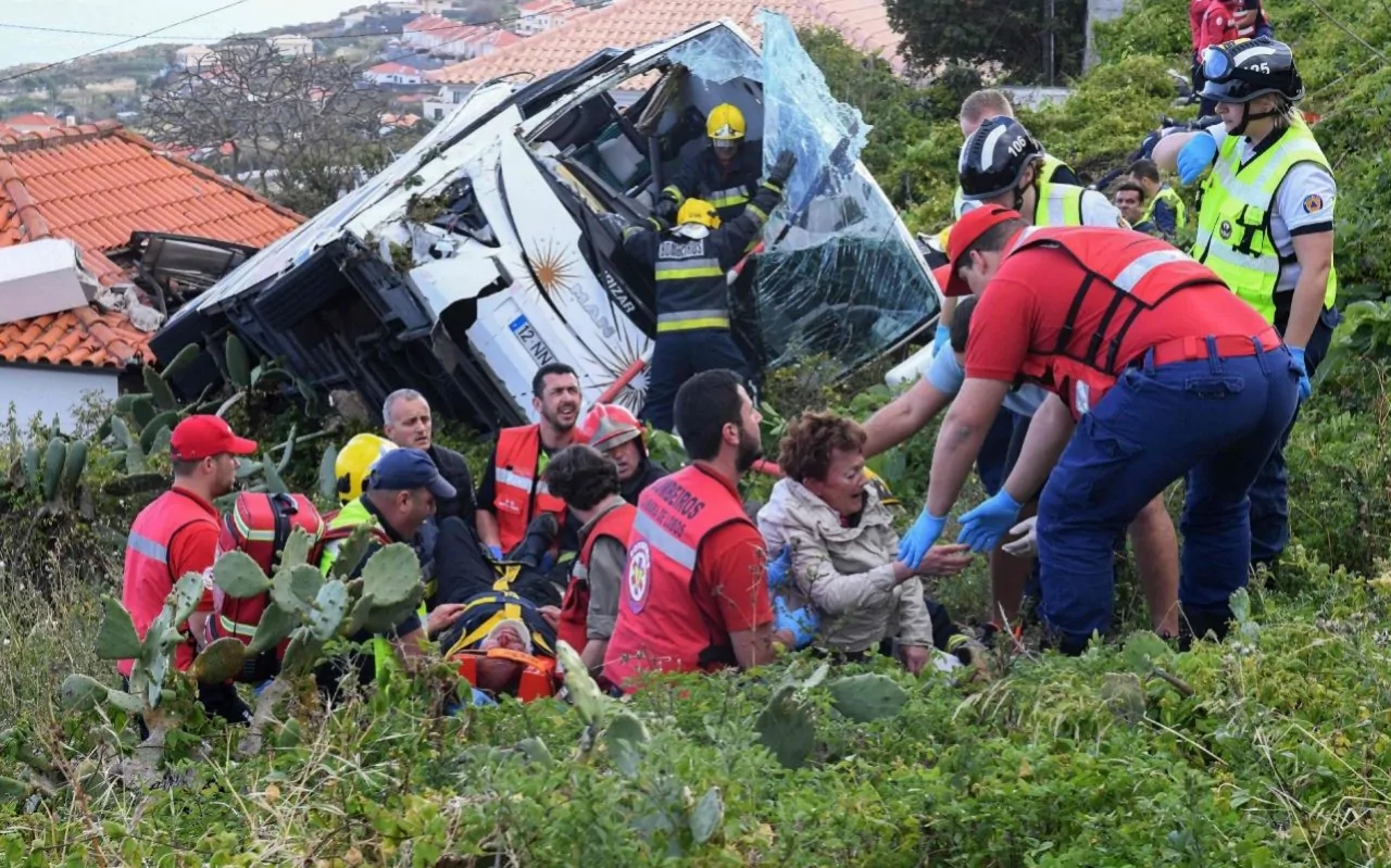 Doliu naţional în Portugalia în memoria zecilor de turişti care şi-au pierdut vieţile în Madeira
