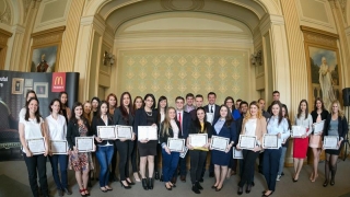 Două studente și angajate din Constanța, premiate de angajator