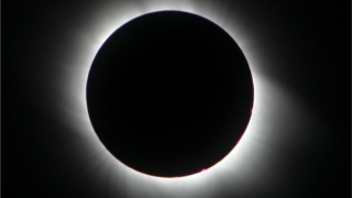 Eclipsa totală de Soare, în direct la NASA TV