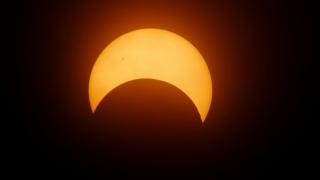 Zeci de milioane de oameni vor admira eclipsa totală de Soare din 8 aprilie