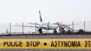 Egipteanul care a deturnat un avion a fost reținut preventiv