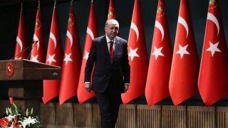 Erdogan află pe 24 iunie dacă va mai fi preşedinte! Până atunci, face promisiuni