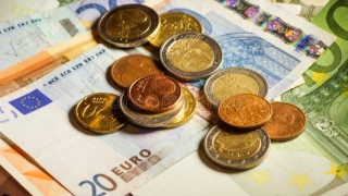 Euro crește din nou