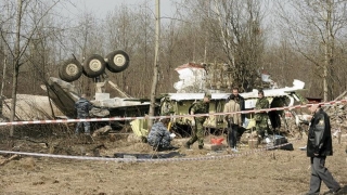 Europa somează Rusia să înapoieze Poloniei epava avionului prăbuşit la Smolensk