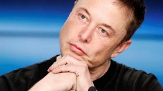 Excentricul miliardar Elon Musk, plin de surprize! Cântă rap!