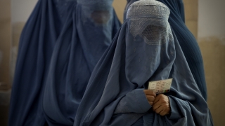 Fabricarea, importul și vânzarea veșmintelor burka, interzise în Maroc