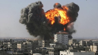 Zeci de persoane, ucise în urma unui atac aerian în Siria