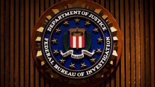 FBI investighează utilizarea mailurilor private de către Hillary Clinton