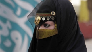 O femeie din Arabia Saudită, condamnată pentru susţinere a Statului Islamic