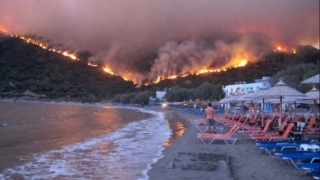 Stațiuni din Grecia, pline de români, amenințate de incendii