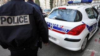 Trei bărbaţi, răniţi de focuri de armă în timp ce ieşeau dintr-un club de noapte din Paris