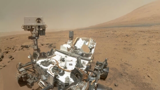Fotografie deosebită făcută de roverul Curiosity pe Marte