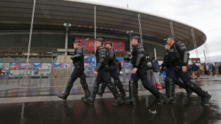 Poliția franceză a detonat o mașină suspectă în apropierea stadionului Stade de France